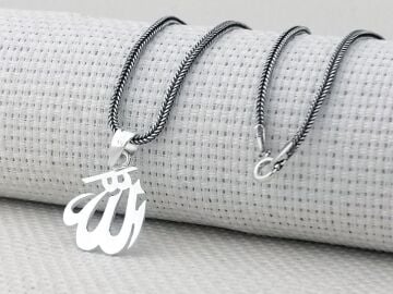 Allah Yazılı Küçük Boy Parlak 925 Ayar Gümüş Kolye