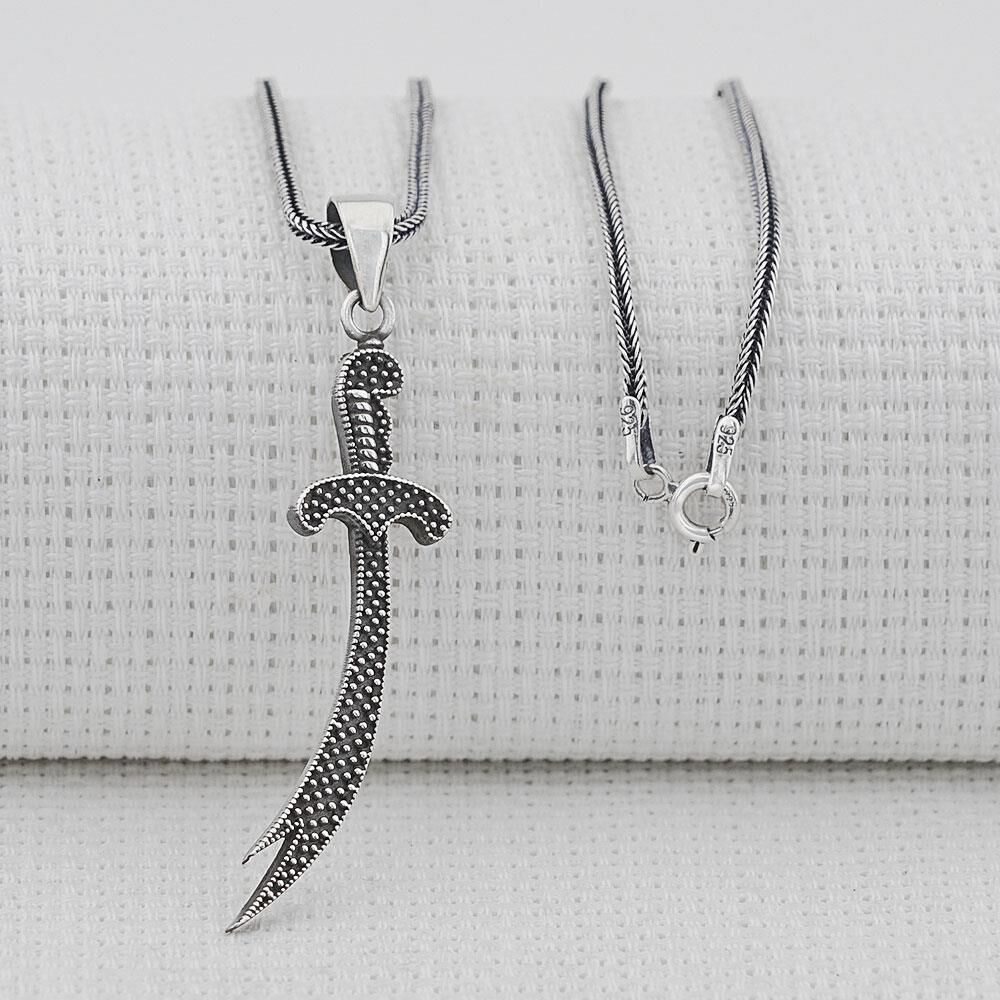 Nokta Desenli 925 Ayar Gümüş Zülfikar Kılıç Kolye