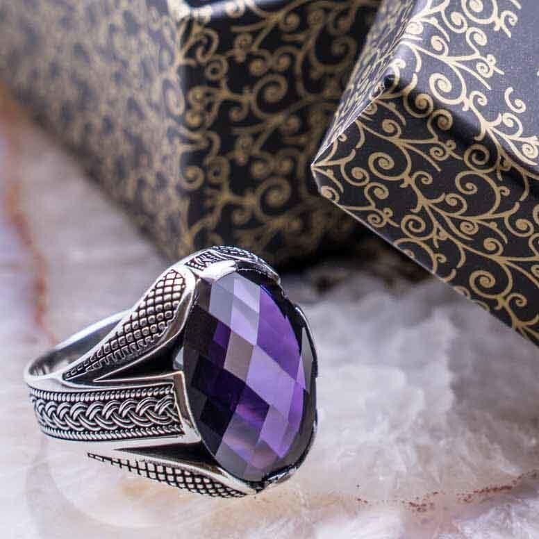 925 Ayar Gümüş Mor Zirkon Taşlı Örgü Desenli Yüzük