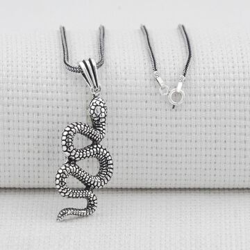 Yılan Figürlü 925 Ayar Gümüş Kolye