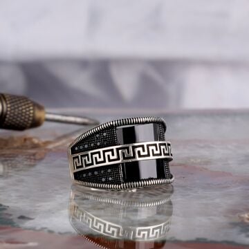 SİYAH ZİRKON TAŞLI MODEL 925 AYAR GÜMÜŞ ERKEK YÜZÜK