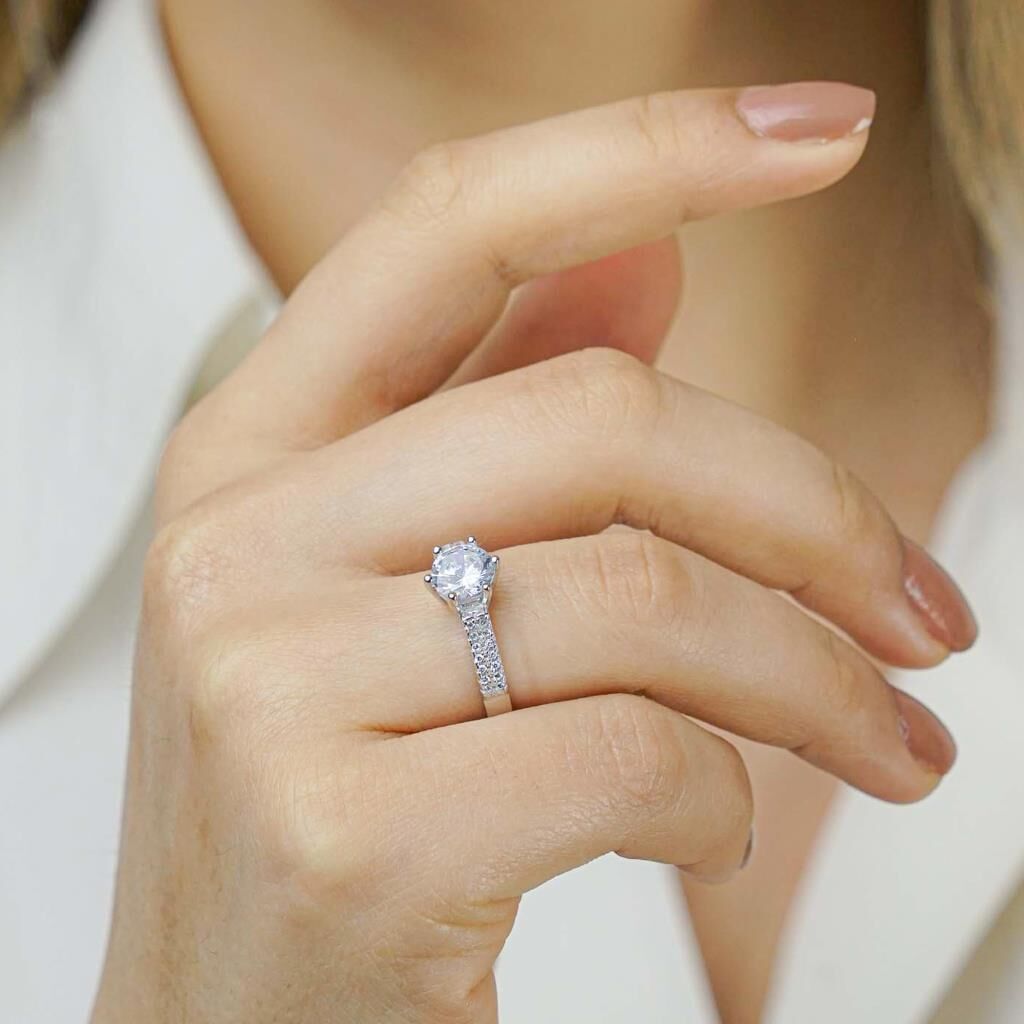 Pırlanta Tasarımlı Zirkon Taşlı 925 Ayar Gümüş TektaşYüzük