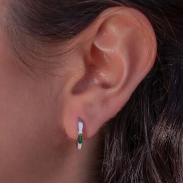 Yeşil Baget Taşlı Beyaz Mineli Rodyumlu 925 Ayar Gümüş Halka Küpe