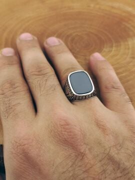 Siyah Oniks Taşlı Oval Dikdörtgen Tasarımlı 925 Ayar Gümüş Yüzük