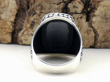 Siyah Oniks Taşlı Oval Dikdörtgen Tasarımlı 925 Ayar Gümüş Yüzük