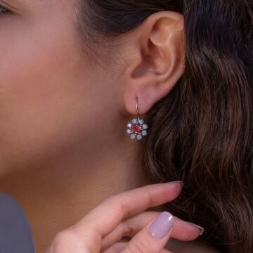 Kırmızı Beyaz Zirkon Taşlı Çengelli 925 Ayar Gümüş Çiçek Küpe