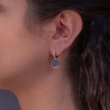 Kalp Tasarımlı Sallantılı 925 Ayar Gümüş Küpe