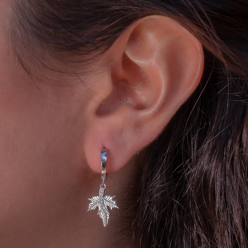 Çınar Yaprağı Motifli Sallantılı 925 Ayar Gümüş Küpe