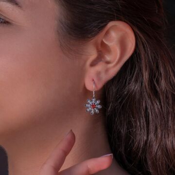 Kırmızı Beyaz Zirkon Taşlı Çengelli 925 Ayar Gümüş Çiçek Küpe