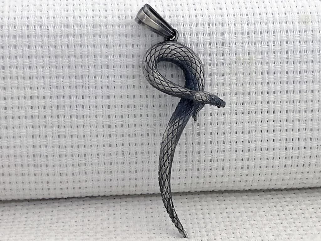 Üç Boyutlu Kara Mamba Yılan Figürlü 925 Ayar Gümüş Kolye Ucu