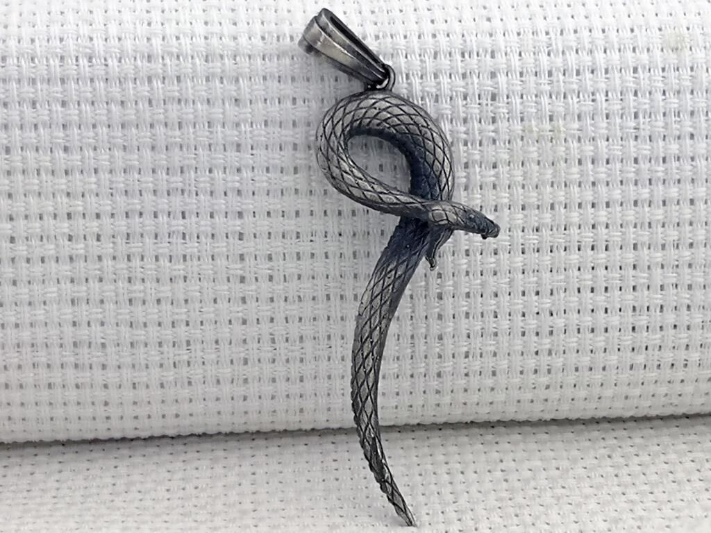 Üç Boyutlu Kara Mamba Yılan Figürlü 925 Ayar Gümüş Kolye Ucu