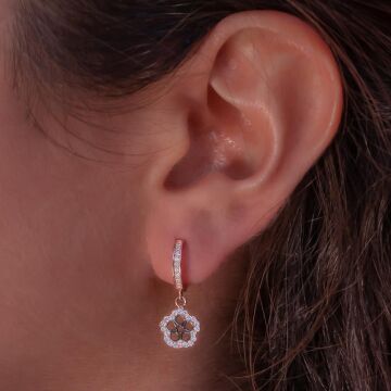 Çiçek Tasarımlı Yıldız Detaylı Sallantılı 925 Ayar Gümüş Küpe