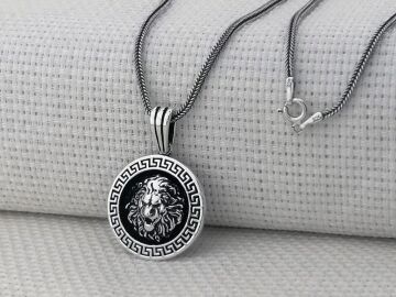 Aslan Figürlü Yuvarlak 925 Ayar Gümüş Kolye