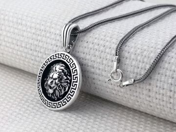 Aslan Figürlü Yuvarlak 925 Ayar Gümüş Kolye