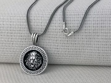 Aslan Figürlü Yuvarlak 925 Ayar Gümüş Kolye