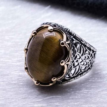 Kaplan Gözü Taşlı Taç Desenli Gümüş Yüzük