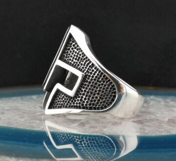 Özel Miğfer Tasarımlı 925 Ayar Gümüş Yüzük