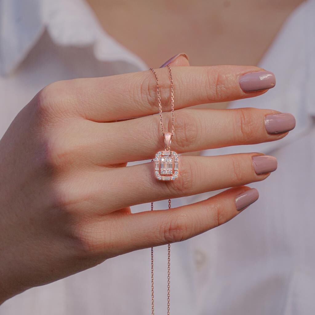 Baget Taşlı Rose Kaplama 925 Ayar Gümüş Kadın Kolye