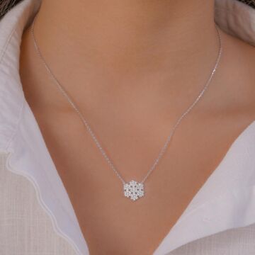 Beyaz Zirkon Taşlı Kar Tanesi 925 Ayar Gümüş Kadın Kolye