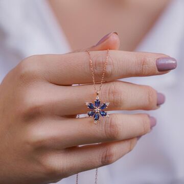 Lotus Çiçeği Tasarımlı Mavi Zirkon Taşlı Rose 925 Ayar Gümüş Kadın Kolye