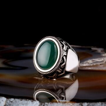 YEŞİL AKİK TAŞLI OVAL MODEL 925 AYAR GÜMÜŞ ERKEK YÜZÜK