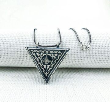 925 Ayar Gümüş Osmanlı Tuğralı Üçgen Muska Kabı Kolye