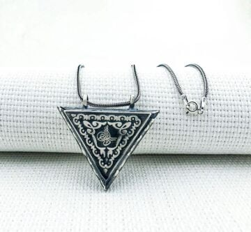 925 Ayar Gümüş Osmanlı Tuğralı Üçgen Muska Kabı Kolye