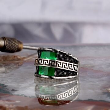 YEŞİL ZİRKON TAŞLI MODEL 925 AYAR GÜMÜŞ ERKEK YÜZÜK