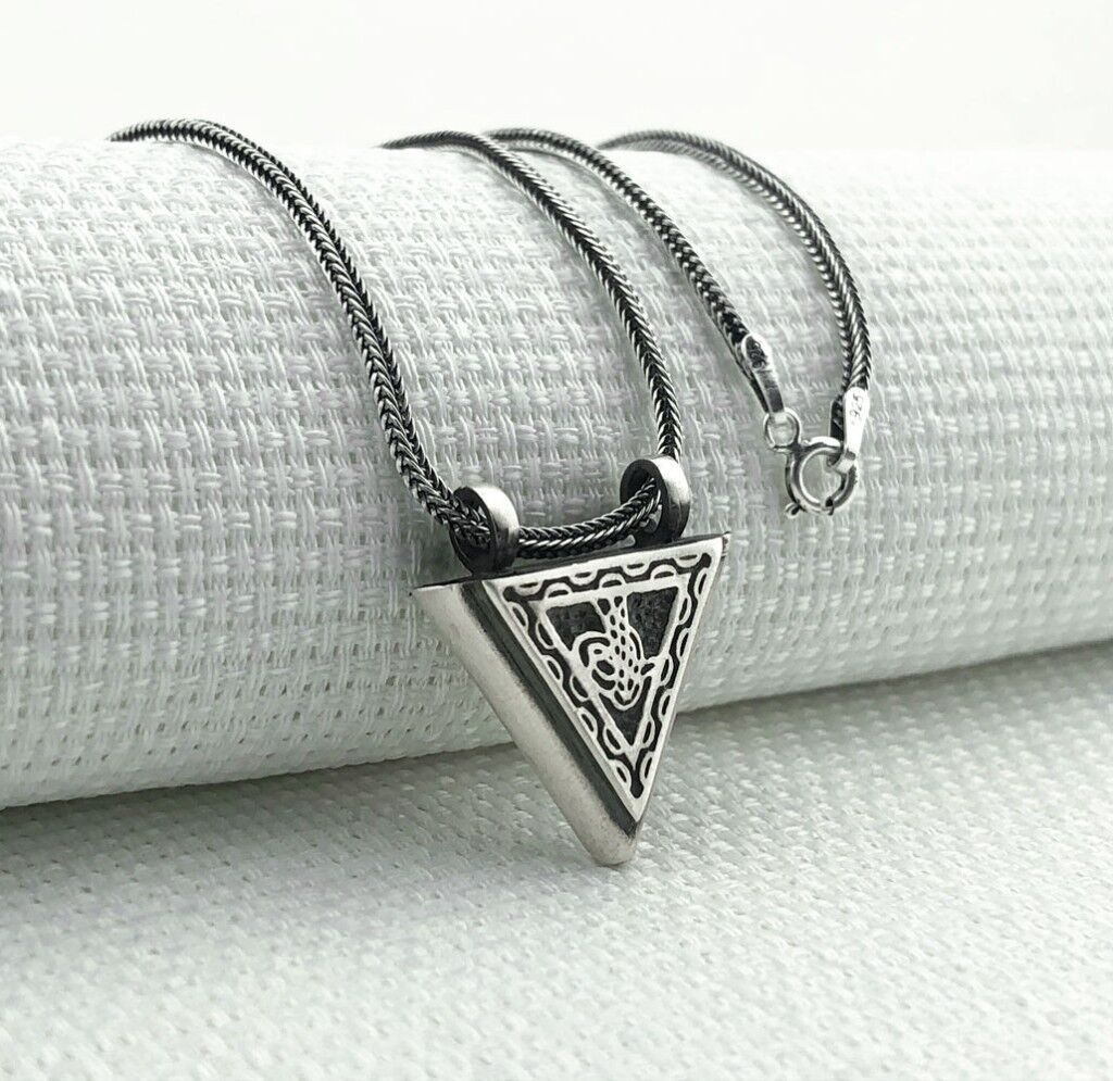 925 Ayar Osmanlı Tuğralı Üçgen Muska Kabı Gümüş Kolye