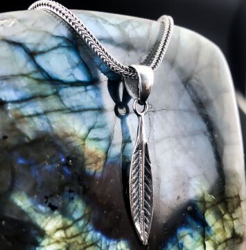 925 Ayar Kuş Tüyü Gümüş Kolye