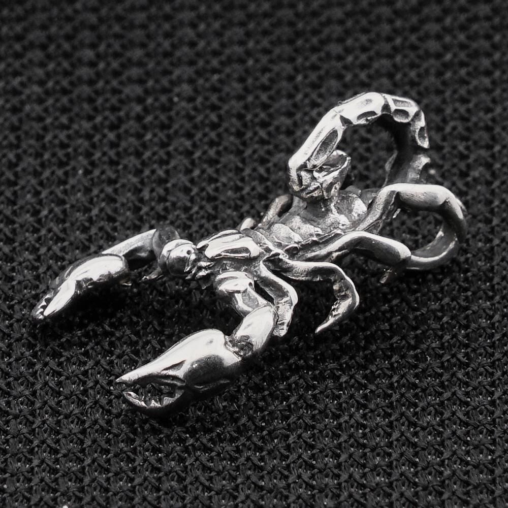 Akrep Tasarımlı 925 Ayar Gümüş Kolye Ucu