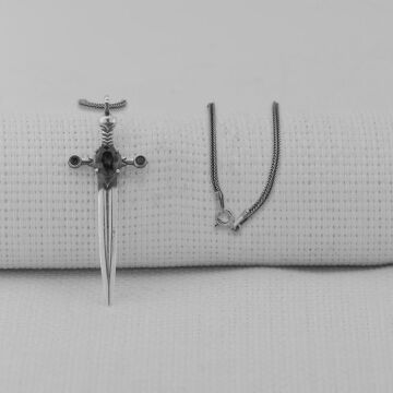 Şovalye Kılıcı Siyah Zirkon Taşlı 925 Ayar Gümüş Kolye