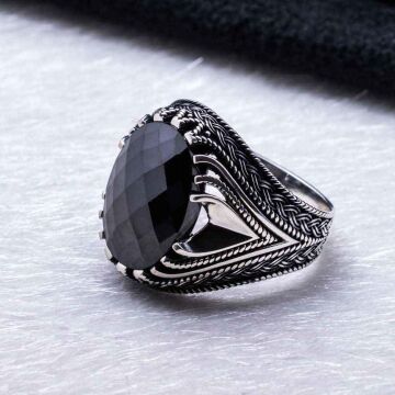 925 Ayar Gümüş Fasetli Siyah Taşlı Yüzük