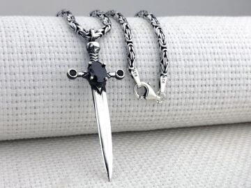 Şovalye Kılıcı Siyah Zirkon Taşlı Kral Zincirli 925 Ayar Gümüş Kolye
