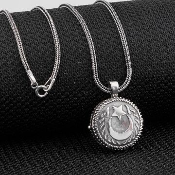 Çift Taraflı Ay Yıldız Tasarımlı Açılabilir 925 Ayar Gümüş Cevşen Kolye