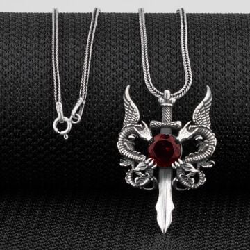 Çift Ejderha Tasarımlı Hançer Detaylı Kırmızı Zirkon Taşlı 925 Ayar Gümüş Kolye