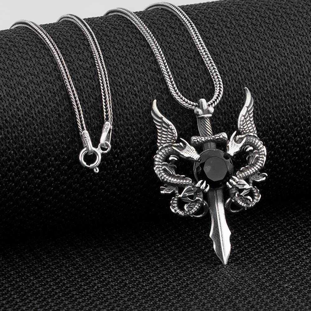 Çift Ejderha Tasarımlı Hançer Detaylı Siyah Zirkon Taşlı 925 Ayar Gümüş Kolye