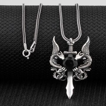 Çift Ejderha Tasarımlı Hançer Detaylı Siyah Zirkon Taşlı 925 Ayar Gümüş Kolye