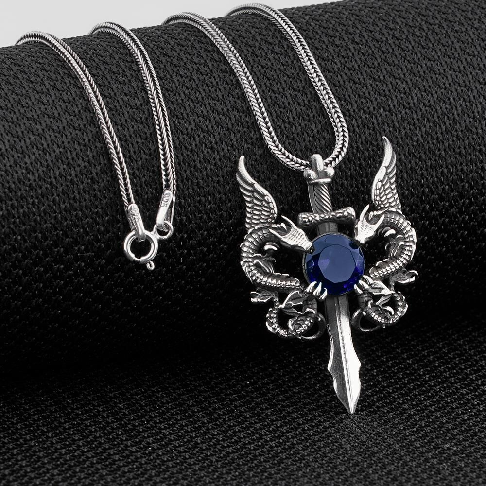 Çift Ejderha  Tasarımlı Hançer Detaylı Mavi Zirkon Taşlı 925 Ayar Gümüş Kolye