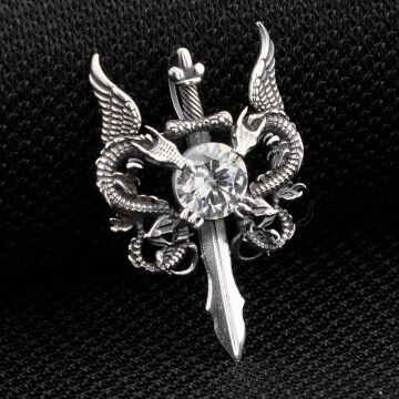 Çift Ejderha Tasarımlı Hançer Detaylı Beyaz Zirkon Taşlı 925 Ayar Gümüş Kolye Ucu