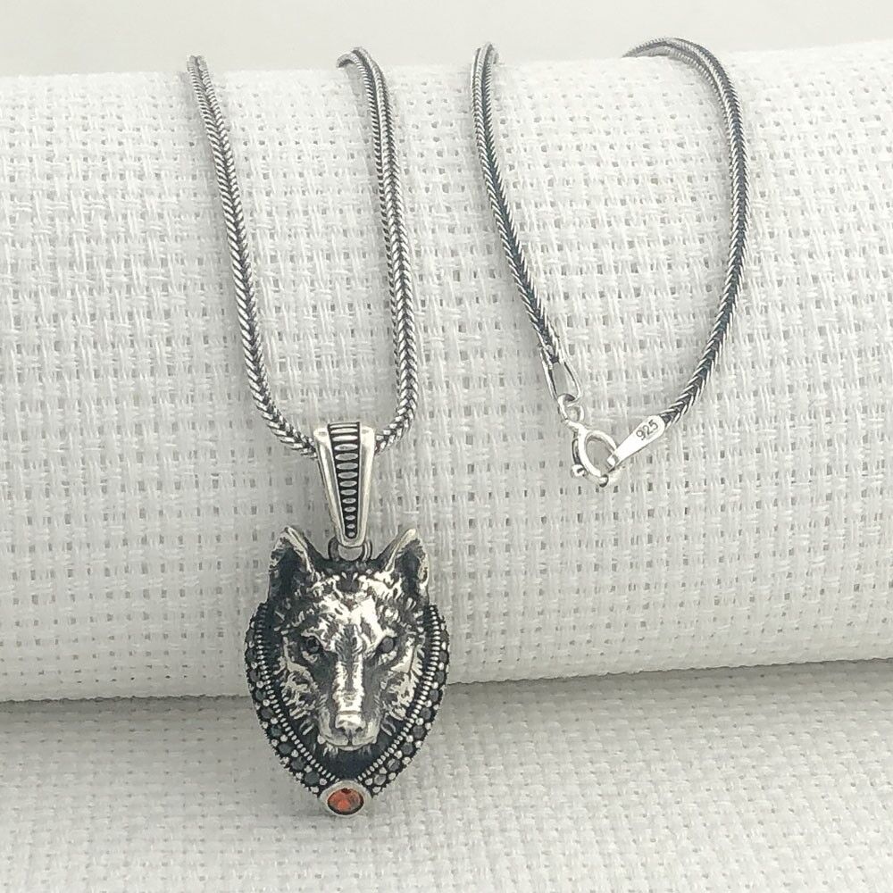 925 Ayar Kırmızı Taşlı Kurt Kafası Kolye