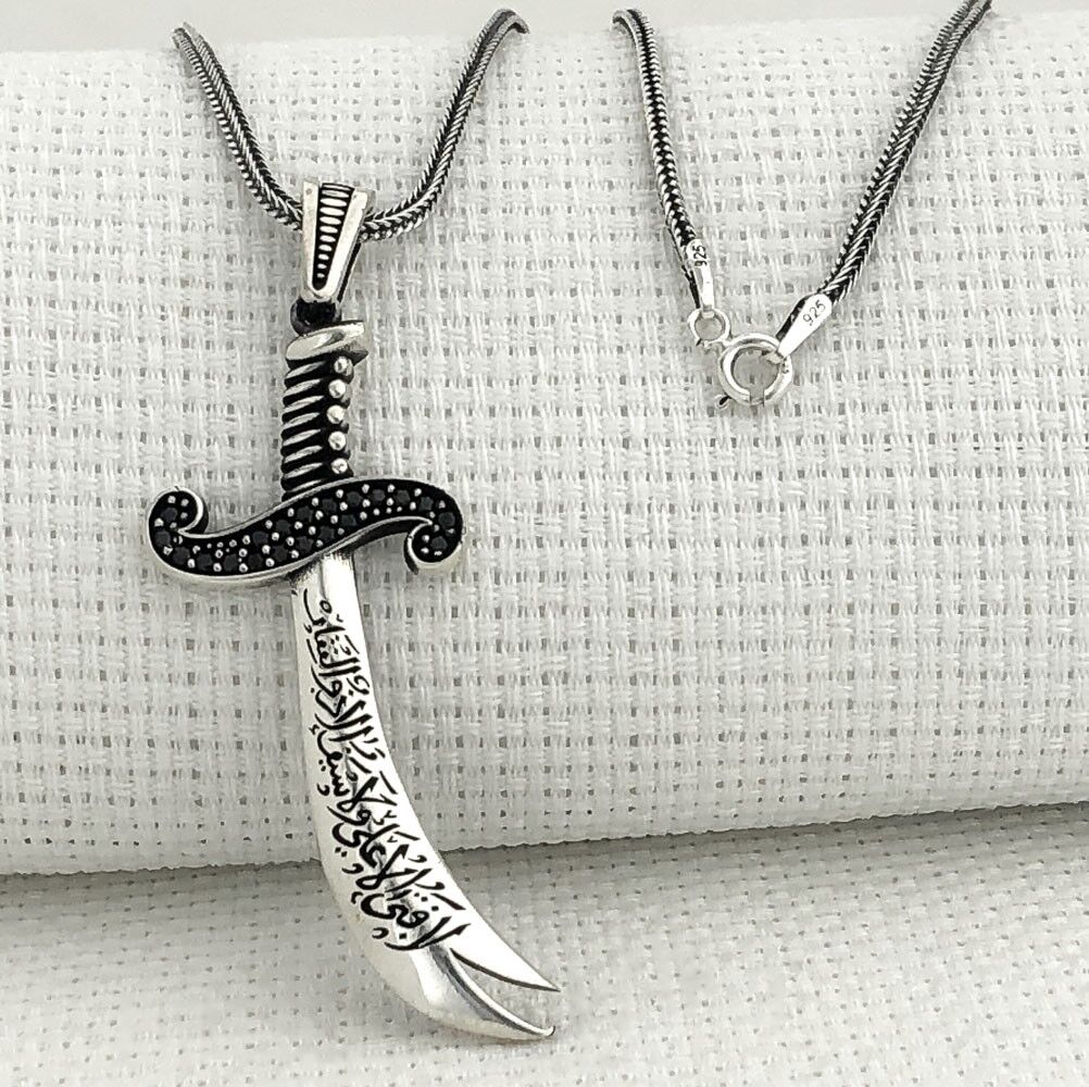 925 Ayar Gümüş La Feta İlla Ali La Seyfe İlla Yazılı Zülfikar Kolye