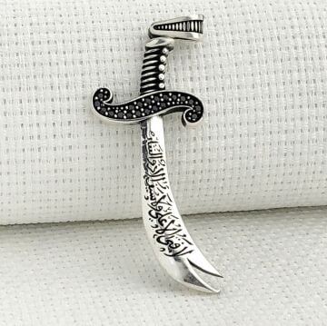 925 Ayar Gümüş La Feta İlla Ali La Seyfe İlla Yazılı Zülfikar Kolye Ucu