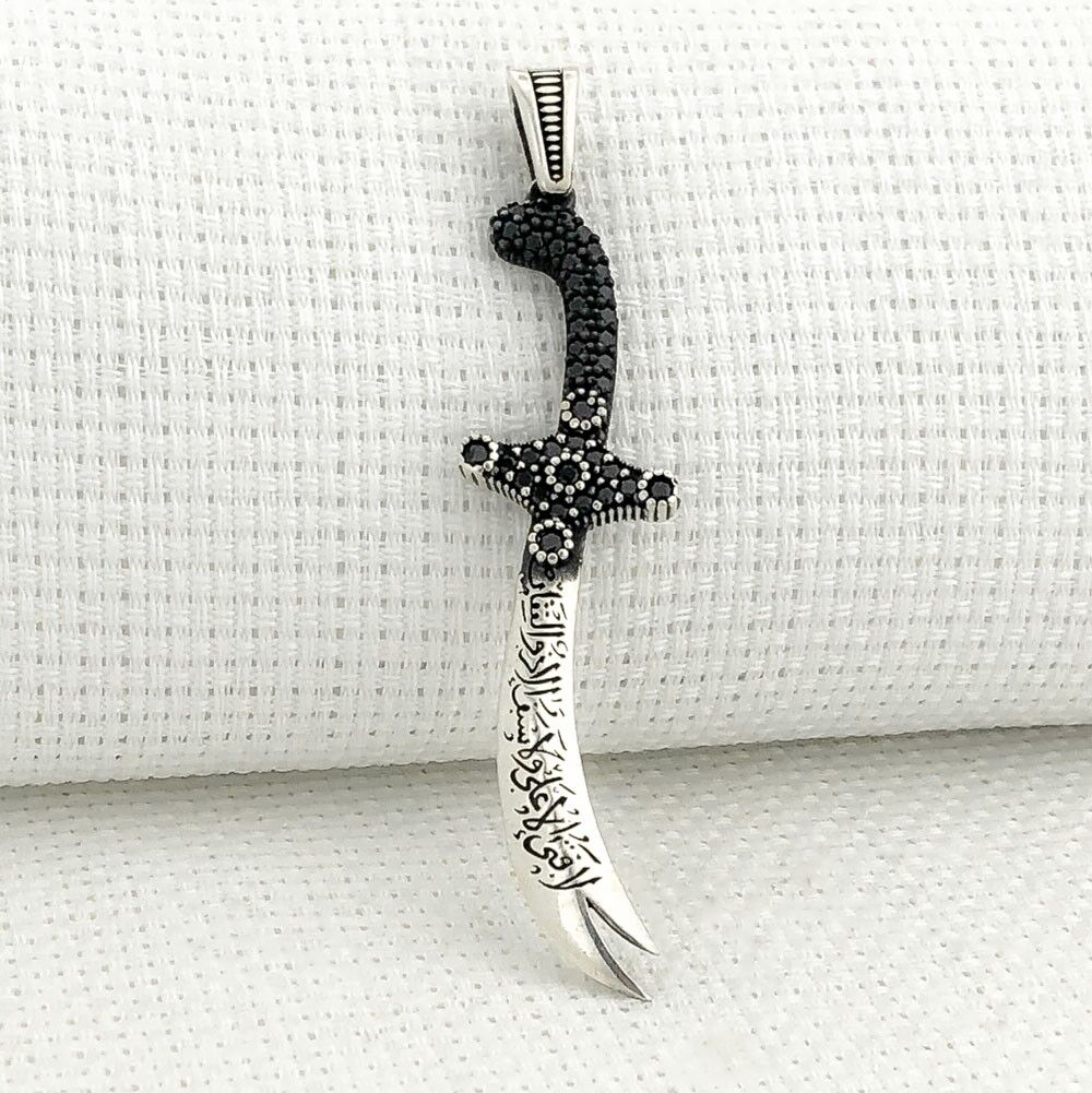 925 Ayar Gümüş La Feta İlla Ali La Seyfe İlla Yazılı Zülfikar Kolye Ucu