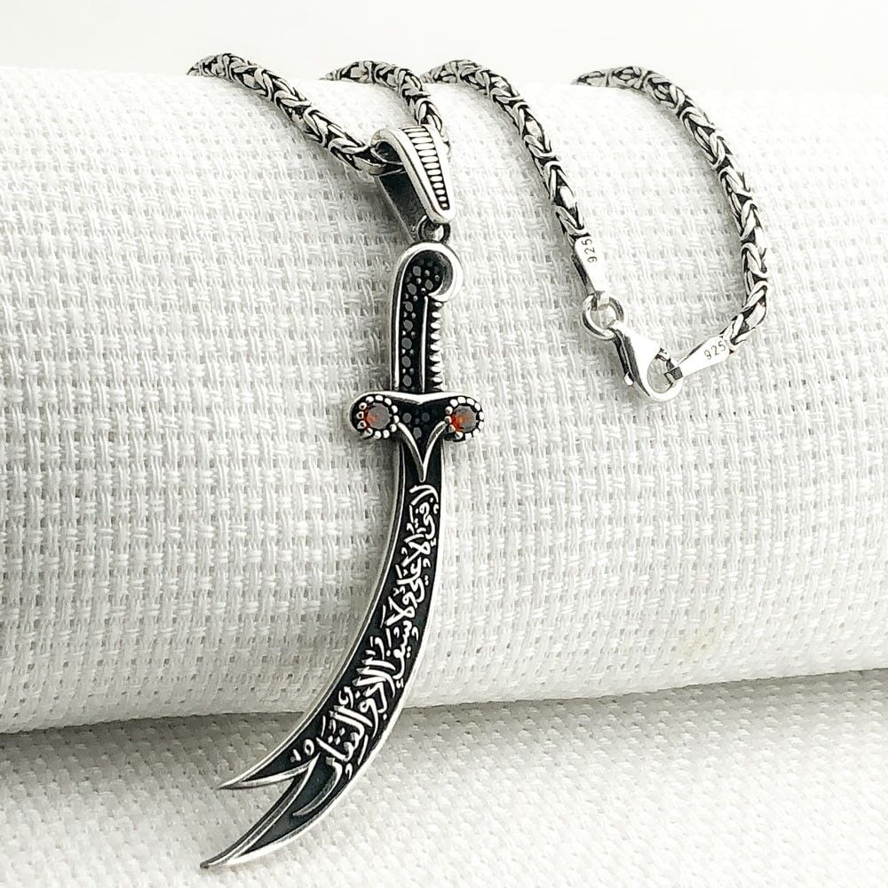 925 Ayar Gümüş Kırmızı Taşlı La Feta İlla Ali La Seyfe İlla Zülfikar Kral Zincir Kolye