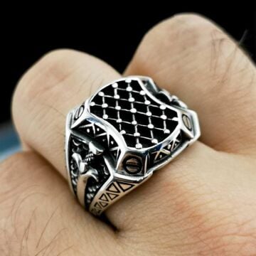 Özel Tasarımlı Kılıç Detaylı 925 Ayar Gümüş Yüzük