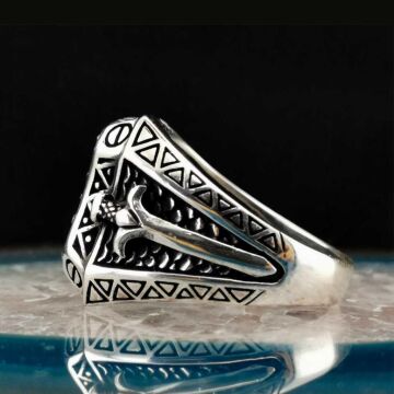 Özel Tasarımlı Kılıç Detaylı 925 Ayar Gümüş Yüzük