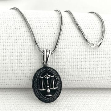 925 Ayar Gümüş Siyah Taşlı Adalet Terazisi Kolye