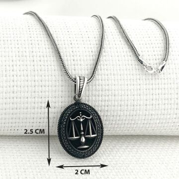 925 Ayar Gümüş Siyah Taşlı Adalet Terazisi Kolye