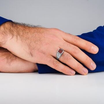 Kare Kırmızı Akik Taşlı 925 Ayar Gümüş Yüzük